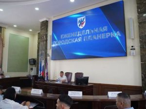 Дмитрий Садовников провёл первое совещание в должности главы Якутска