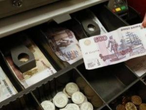 В Якутске мужчина совершил кражу денег из кассы продуктового магазина