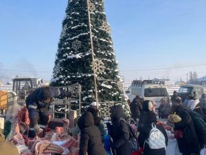 Сергей Местников открыл ярмарку-продажу «Идэhэ» Амгинского улуса