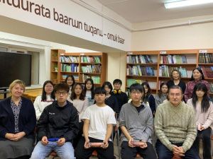 Читатели краеведческой библиотеки встретились с послом детского чтения в Якутии Валентином Егоровым