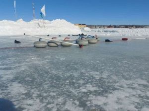 В селе Балыктах Якутии провели соревнования по керлингу среди местных жителей