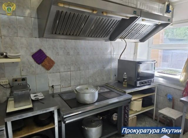 Выпускной банкет в Мирном обернулся массовым отравлением: Суд закрыл ресторан на 60 суток