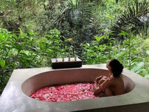 Якутская топ-модель Полина Протодьяконова отдыхает с бойфрендом на Бали