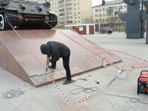 В Якутске проводят плановый ремонт на площади Победы