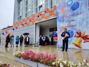 Вице-премьеры Якутии поздравили школьников с Днем знаний