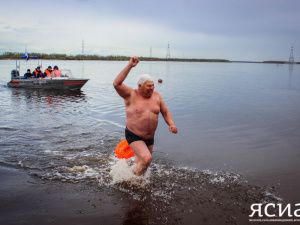 В Якутске прошли соревнования по плаванию в холодной воде