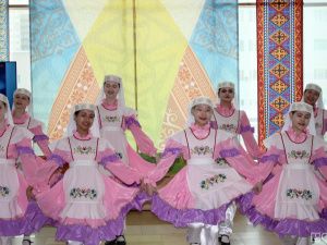 В Якутске прошел детский театрализованный концерт «Волшебный дружбоскоп»