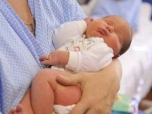 Минтруд Якутии призывает активнее заявлять на выплаты при рождении детей