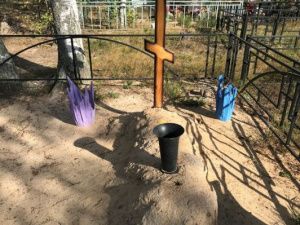 Ломал памятники и осквернял могилы: 39-летний якутянин устроил погром на кладбище