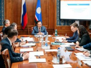 Айсен Николаев рассмотрел деятельность АКБ «Алмазэргиэнбанк» и страховой компании «Стерх»