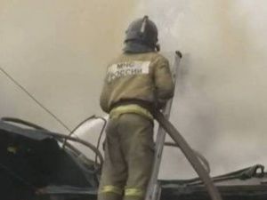 В Алдане произошел пожар в гараже