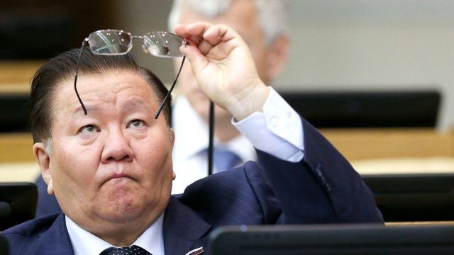 Ради хайпа – Тумусов переложил с больной головы на здоровую