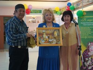 Открылась выставка Эльвиры Семеновой «В мире часов»