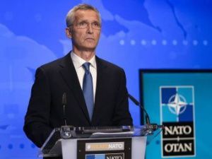 Генсек НАТО пообещал не размещать войска на Украине