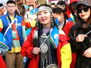 Фоторепортаж: якутяне приняли участие в шествии молодежи мира в Сочи