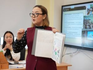 Объявлен прием заявок на премию главы Якутска для педагогов якутского языка