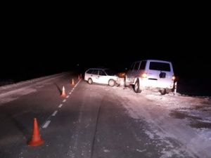 На ФАД "Вилюй" водитель УАЗика вылетел на встречку в результате чего столкнулся с номаркой