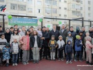 Благоустроенные дворы торжественно открыли в Автодорожном округе Якутска