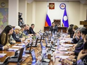 Георгий Михайлов поставил новые задачи по патриотическому воспитанию молодёжи в Якутии