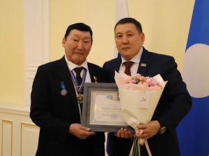 В Якутии поздравили Героя Труда России Владимира Михайлова с 70-летием