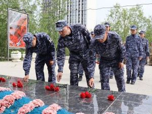 Росгвардия почтила память погибших на СВО бойцов ОМОН «Бизон»