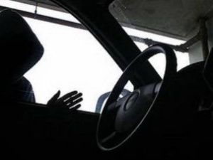 В Якутии судимый несовершеннолетний угнал автомобиль деда