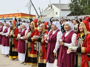 Глава Якутии принял участие в открытии новой школы в Кобяйском районе
