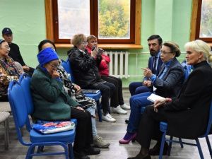 С жителями села Иенгра встретилась Галина Данчикова на сентябрьской региональной неделе