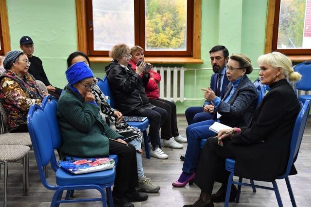 С жителями села Иенгра встретилась Галина Данчикова на сентябрьской региональной неделе