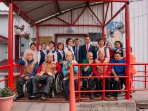 Поздравление Главы РС (Я) Айсена Николаева с Международным днем пожилых людей