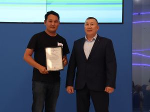 В Якутске наградили волонтёров-предпринимателей, помогающих бойцам СВО