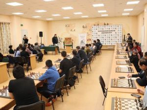 Международный гроссмейстер Дмитрий Кокарев дал мастер-класс для якутских шахматистов