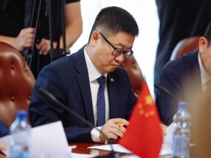 Строительство совмещенного моста через Амур обсудили губернатор Амурской области и губернатор китайской провинции Хэйлунцзян