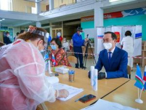 Айсен Николаев и Сардана Авксентьева уже проголосовали!