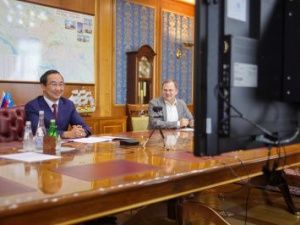 Айсен Николаев встретился с выпускниками, сдавшими ЕГЭ на 100 баллов, и их педагогами