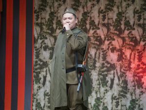 В Доме дружбы народов представили театрализованную композицию «За мир: Все народы к Победе!»