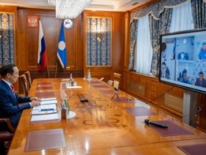 У Айсена Николаева рассмотрены планы по дорожным работам в Якутии на 2021-2024 годы