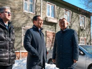 Айсен Николаев проверил ход реализации программы по переселению из аварийного жилья в Мирном