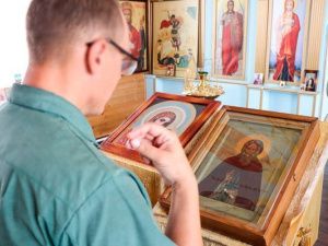 Осужденные поклонились иконе преподобного Сергия Радонежского с частицей мощей  