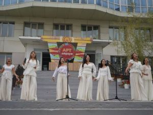 Голос дружбы звучит над Туймаадой