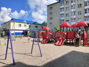 На базе Культурного центра АО «АК «ЖДЯ» работает летняя детская площадка