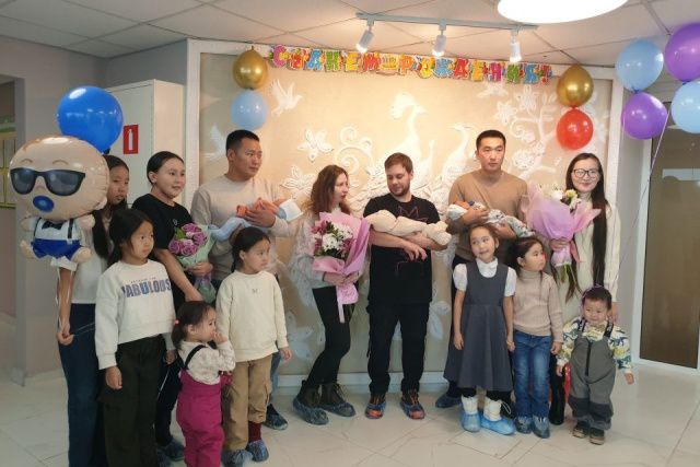 В Хангаласском районе Якутии состоялась торжественная выписка мам и малышей