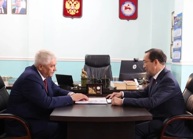 В Якутске прошла рабочая встреча Айсена Николаева и Владимира Колокольцева