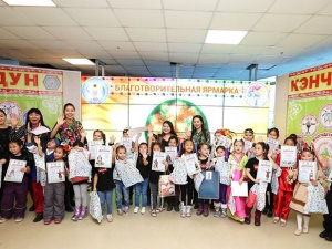 Благотворительная ярмарка «Подарим вместе праздник детям!»