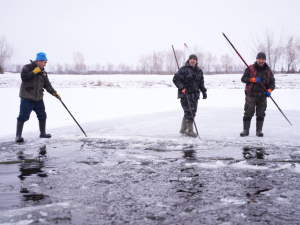 В Якутске прошел субботник по заготовке льда для семей участников СВО и пожилых