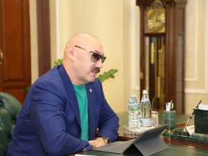 Айсену Николаеву представили основные итоги проекта «Покорители холода»