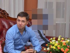 Племяннику экс-начальника Управления по вопросам миграции, попавшемуся на взятке, предъявлено обвинение