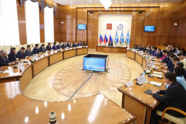 Глава Якутии Айсен Николаев принял отставку Правительства республики