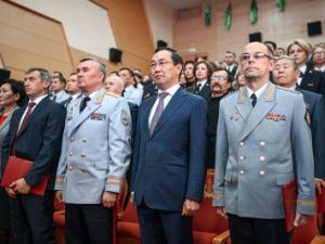 Глава Якутии поздравил работников органов внутренних дел с профессиональным праздником