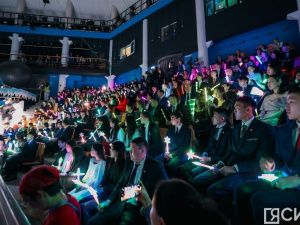 10 лучших школьников по итогам 2024 года наградили на Елке главы Якутии